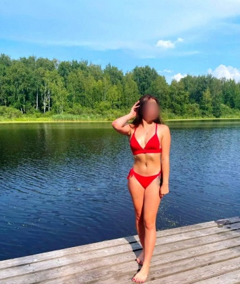 🌹 Живу в самом сердце Москвы, и готова окунуть тебя в мир страсти и наслаждения. ✨ Мои услуги обширны и разнообразны, готова удовлетворить все твои фантазии и желания. 💫 Необыкновенные ощущения, профессиональный массаж и незабываемый эротический опыт - мои сильные стороны. 💆♂️ Мои фото ты можешь увидеть на моем профиле, а отзывы моих довольных клиентов говорят сами за себя. 💋 Если хочешь окунуться в мир истинного наслаждения, то я жду тебя в Москве. 🏢 Не упускай возможность создать сказочные моменты вместе со мной! 🔥 Эльза